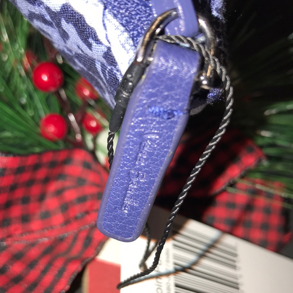Vera Bradley Quilted Blue Floral Pouch - Picture 4 of 5